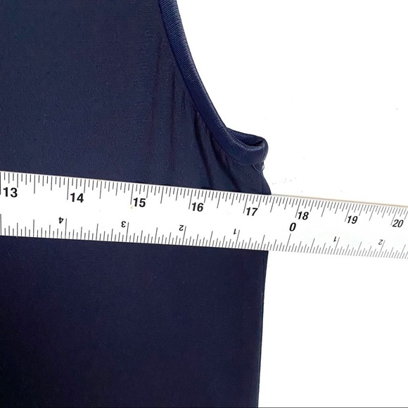 Vince V-Neck Matte Shine Dress Size XS Navy Pockets - Picture 12 of 12